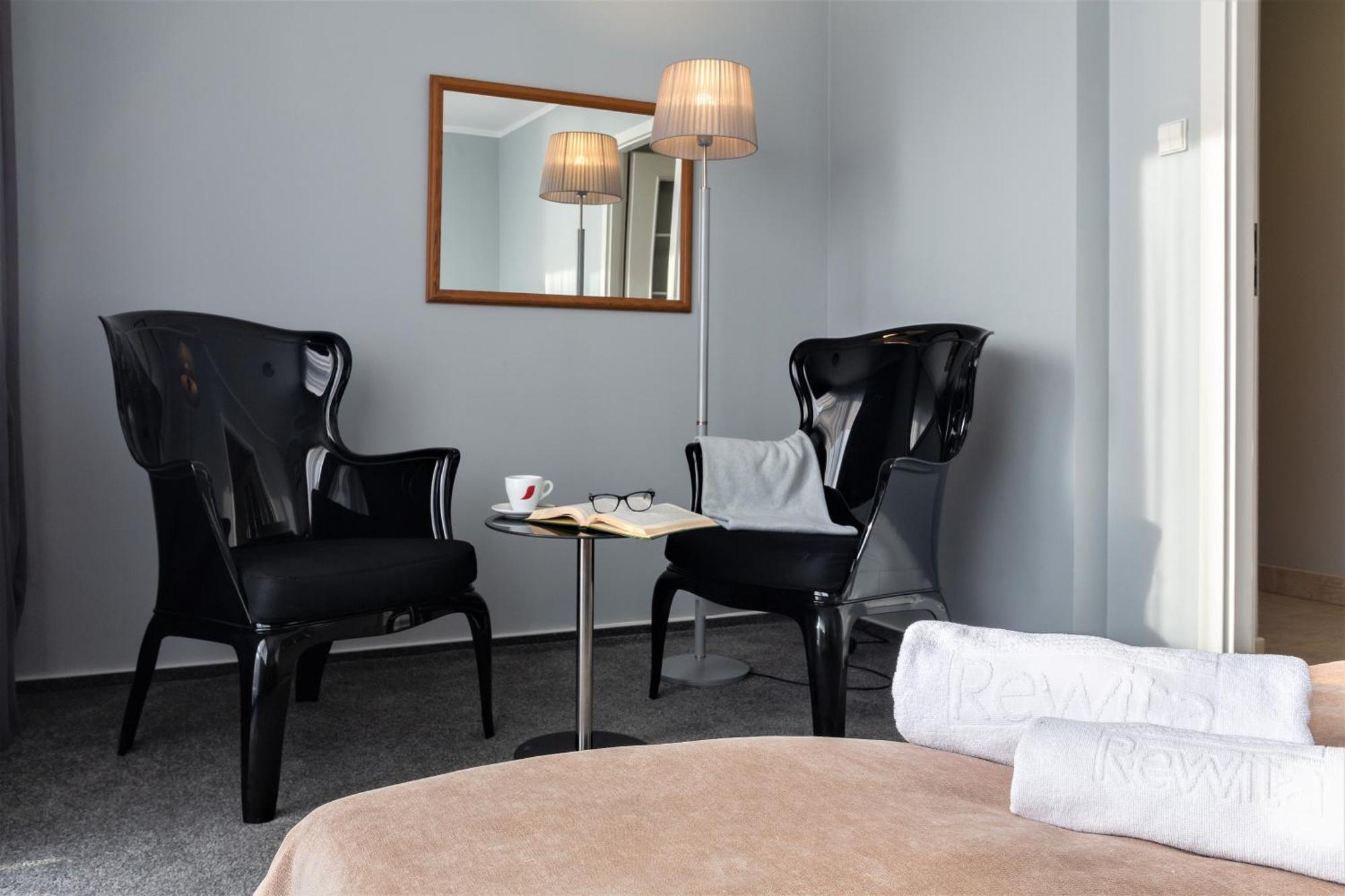 Hotel Rewita Rynia Białobrzegi Esterno foto