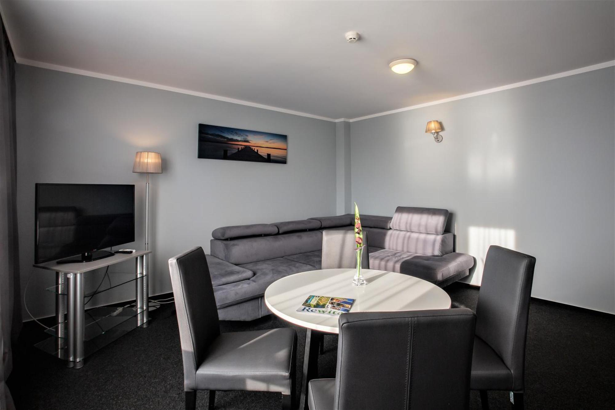 Hotel Rewita Rynia Białobrzegi Esterno foto