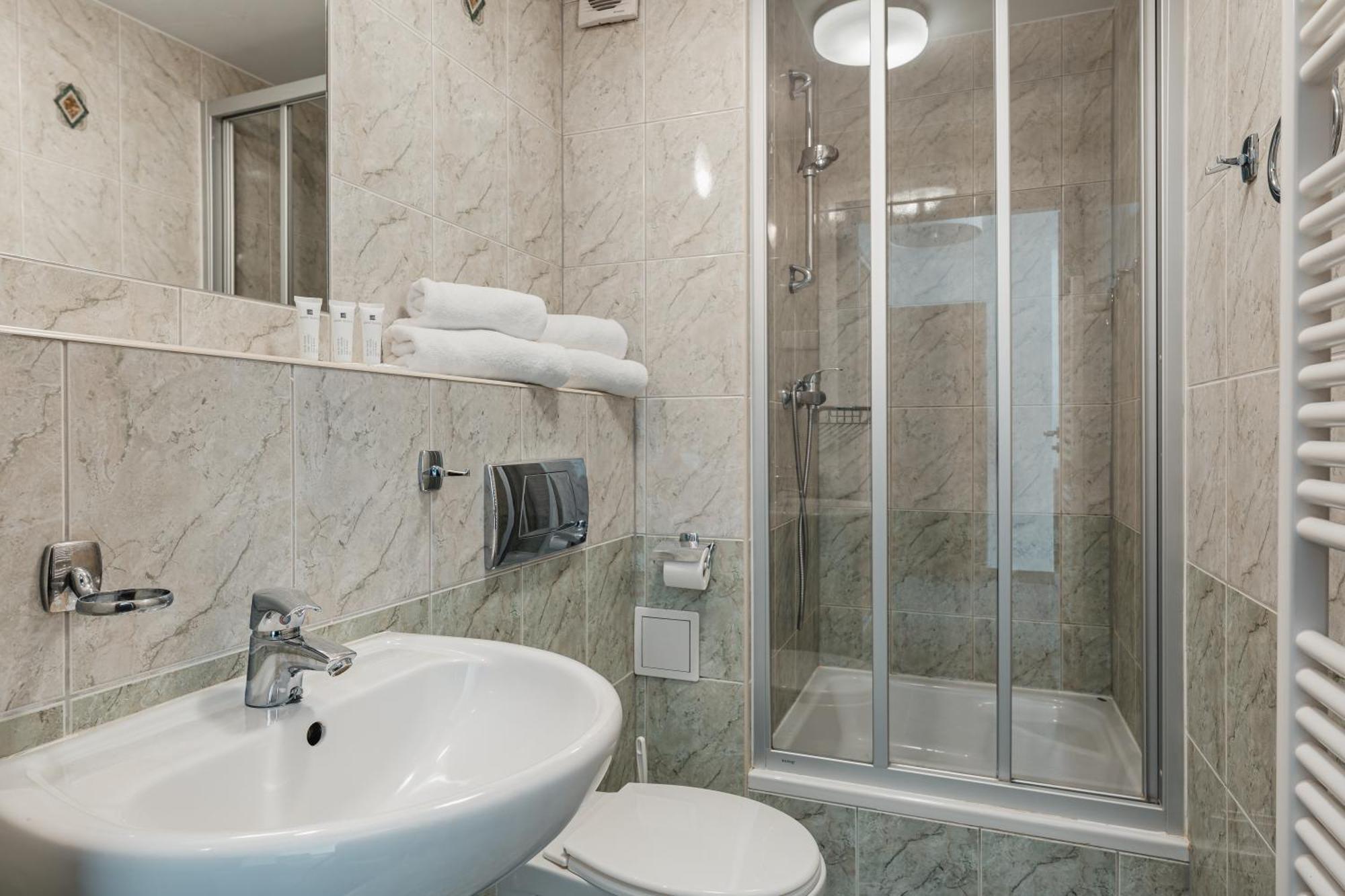 Hotel Rewita Rynia Białobrzegi Esterno foto
