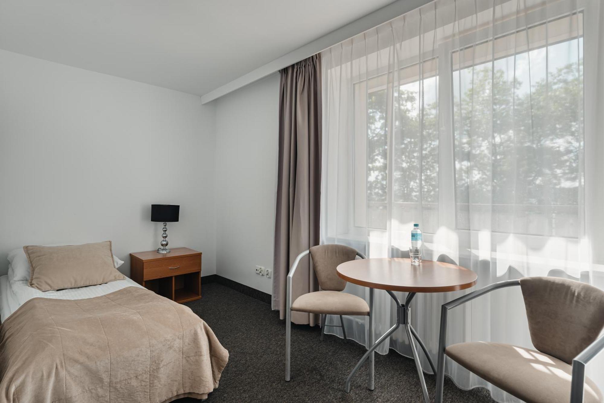 Hotel Rewita Rynia Białobrzegi Esterno foto