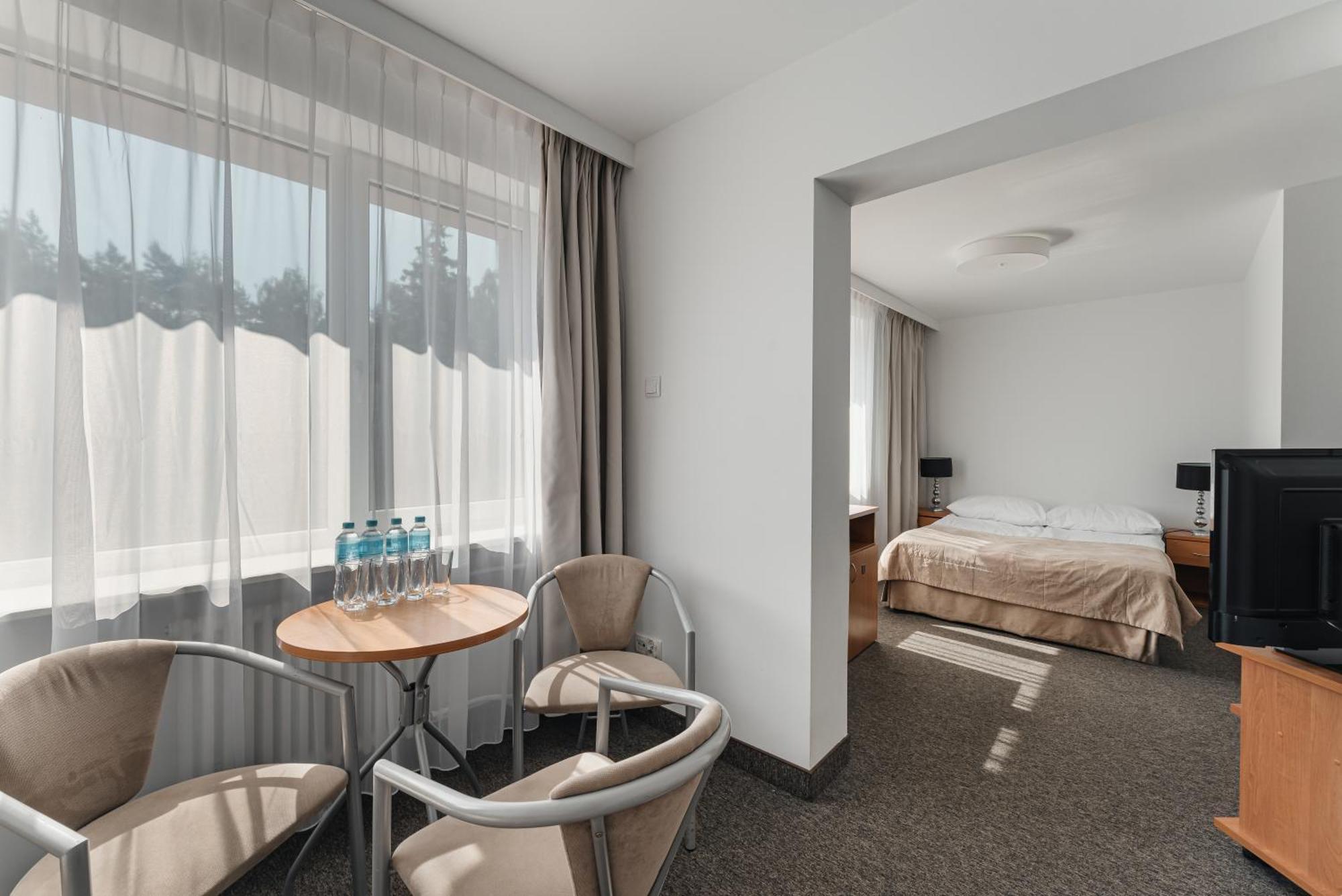 Hotel Rewita Rynia Białobrzegi Esterno foto