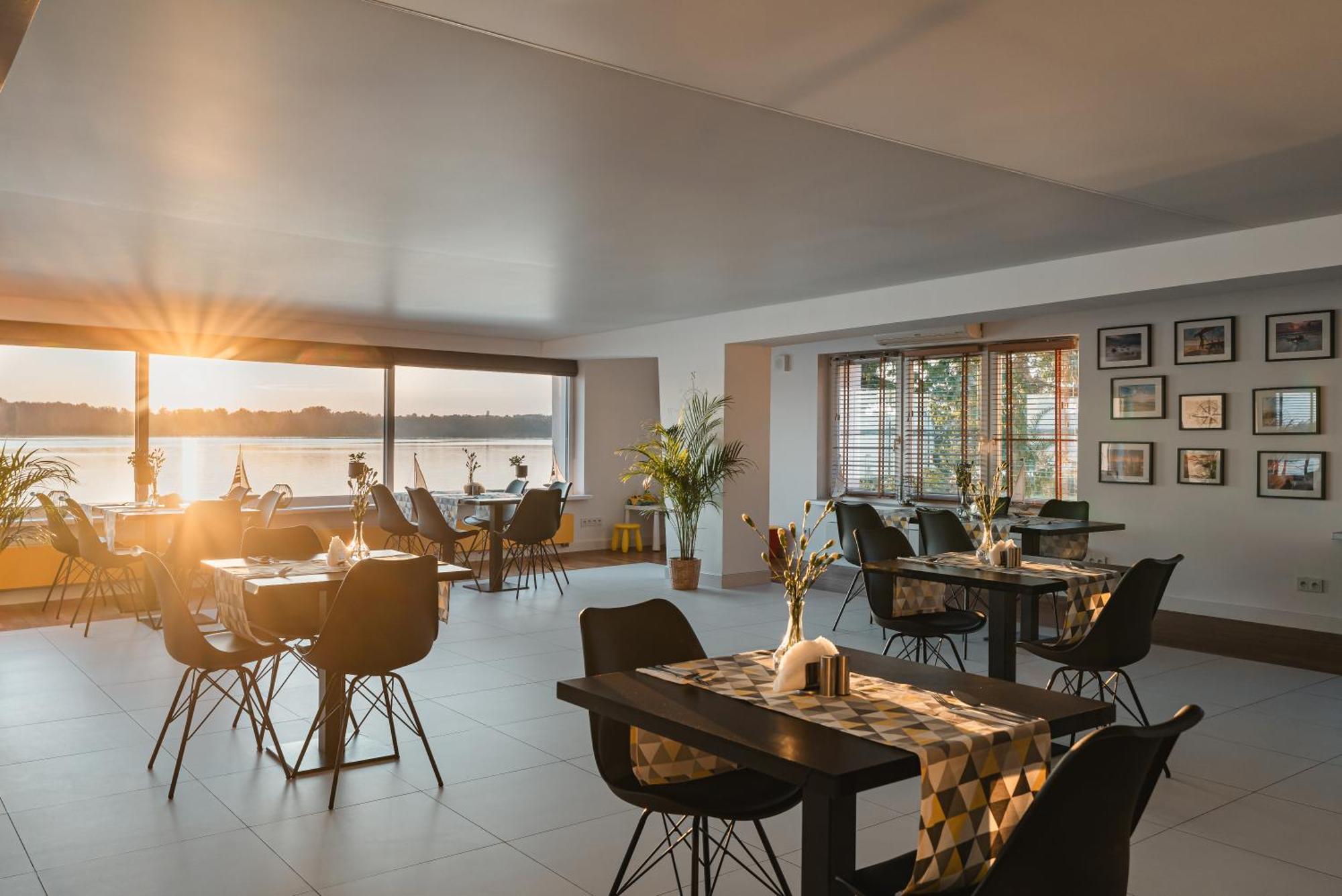 Hotel Rewita Rynia Białobrzegi Esterno foto